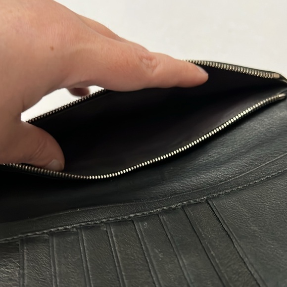 Fendi Beige/Black Leather Flap Continental Wallet - Picture 14 of 16